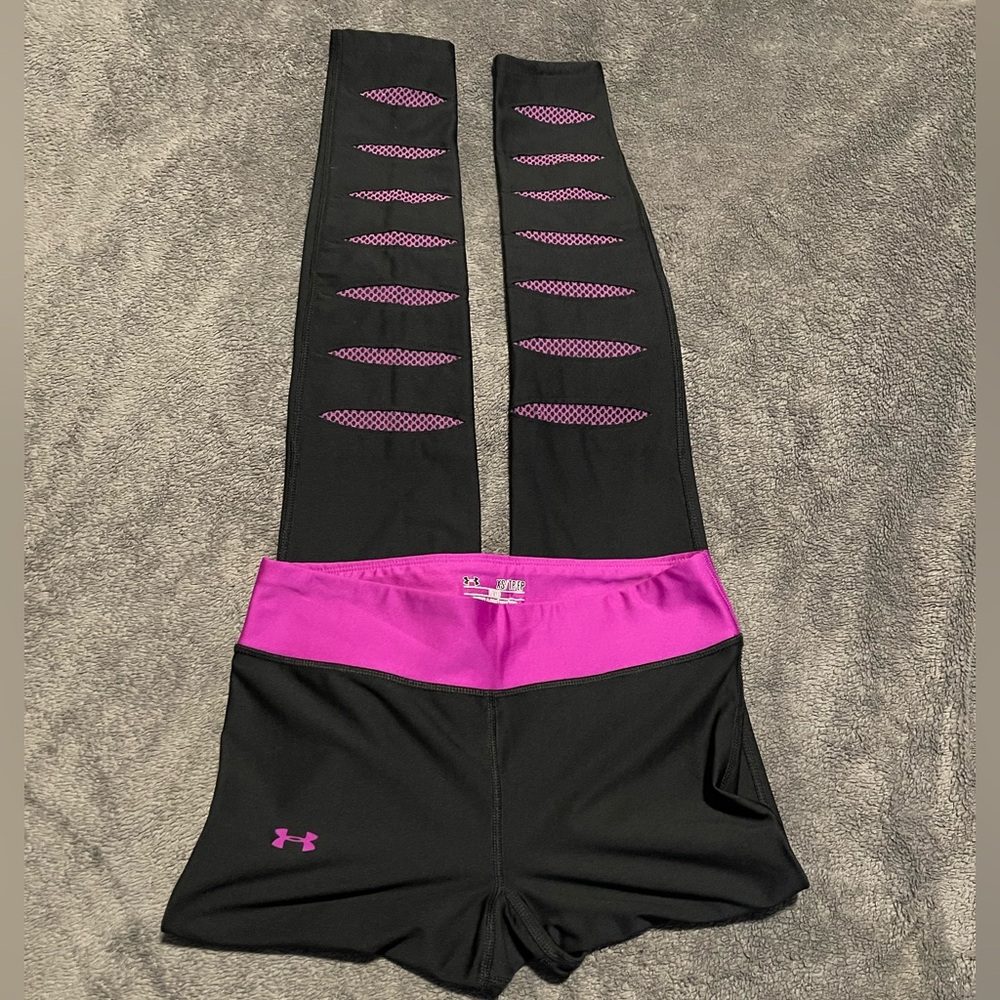 Under Armour Women's Black fitted Cold gear leggings  with Purple Accents